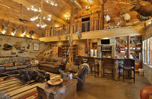 Elmwood Area House | Steele away homes. Gorgeous backyard and lots of amenitites.