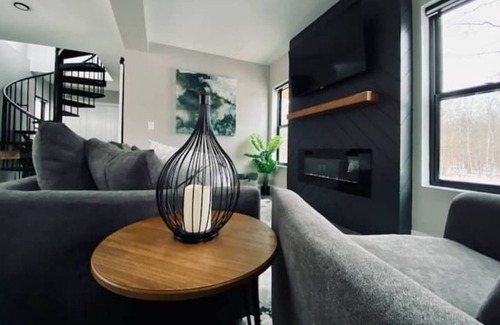 Mancelona House | Steelhaven - Sleek, Modern Shipping Container Home