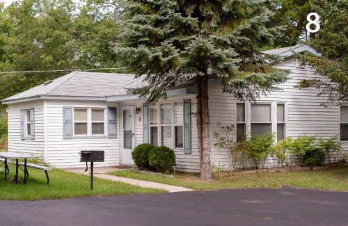 Greenbush Hotel | Stefan's R&R Resort