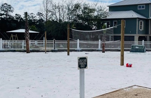 Steinhatchee Resort | Steinhatchee Landing Resort-Hydrangea #3-Creekside-Charming