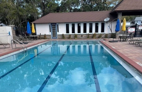 Steinhatchee Resort | Steinhatchee Landing Resort-Hydrangea #3-Creekside-Charming