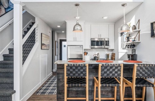 Traverse City Condo | Stella Boona 1BD Loft Condo Downtown Wineries Beaches
