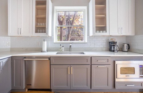 Lanier Heights House | Stellar Mount Pleasant 3BR w/W/D, nr Metro Station & Zoo, by Blueground