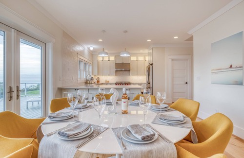 Lincoln City House | Stellar Ocean and Bay Views, Chef’s Kitchen, Hot Tub and 4 Luxurious Bedrooms!