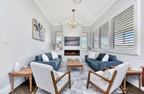 Lower Belford House | Stellaview Farmhouse, Newly Renovated in Heart of Hunter