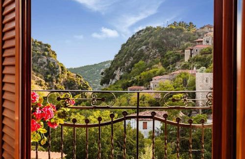 Trikolonoi Apartment | Stemnitsa Stone Residence - Cosy Mountain Escape