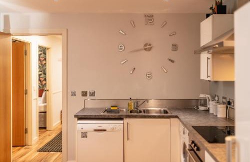 Vauxhall Apartment | Step-free accessible 2 Bedroom City Center