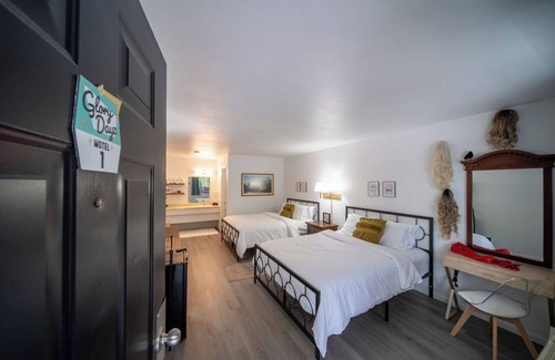 Eureka Springs Historic District Resort | Step into the The Crows Have Eyes Room!