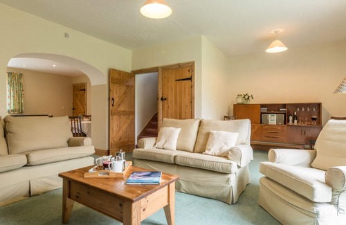 South Charlton Cottage | STEPHEN'S COTTAGE, family friendly, with a garden in Alnmouth