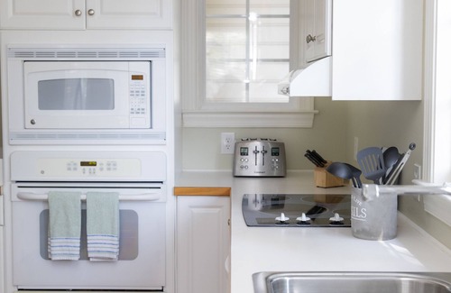 Gloucester Point House | Steps away from Gloucester Marina & Restaurant