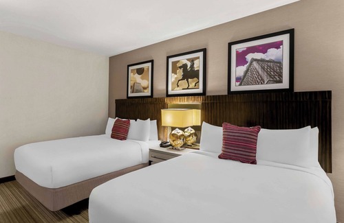 Downtown Baltimore Hotel | Steps from Baltimore Highlights | 2 Affordable Units Close to National Aquarium