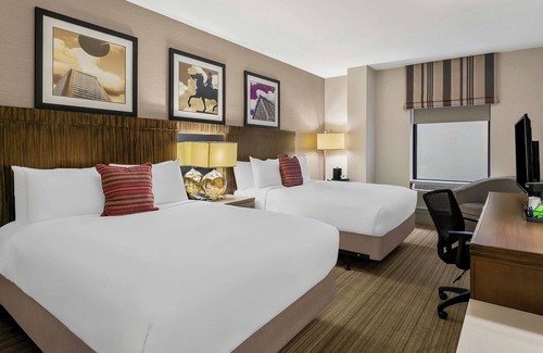 Downtown Baltimore Hotel | Steps from Baltimore Highlights | 2 Affordable Units Close to National Aquarium