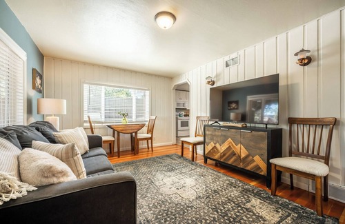 Colorado Springs Cabin | Steps from Mountain View Cafe! 2 bedroom attached cabin w/fenced private yard!