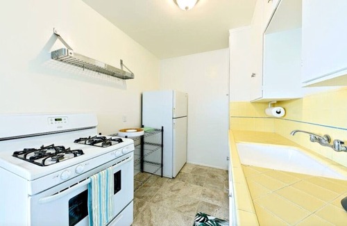 Village of La Jolla Condo | Steps from Ocean/Pet Friendly/Walk to Village