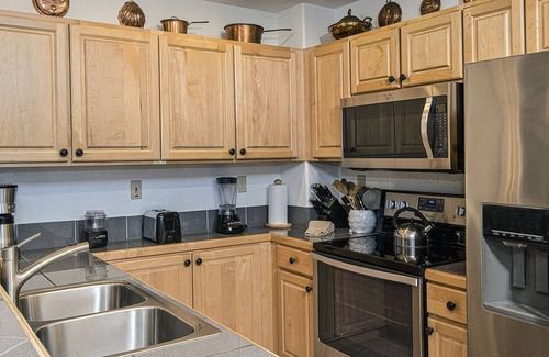 Edwards Condo | Steps from the Arrowhead lift in Beaver Creek, Views, garage, Ski Locker!!