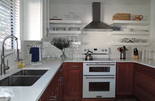 West Beach Cottage | STEPS from the beach Remodeled Kitchen & Master Bath!