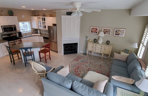 North End House | Steps from the beach- family friendly convenience sleeps 10 close to everything!