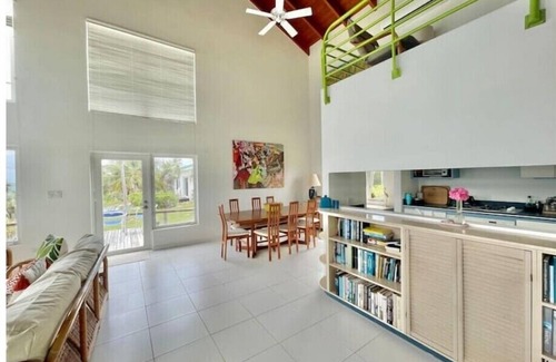 Nassau Villa | Steps from the turquoise water!