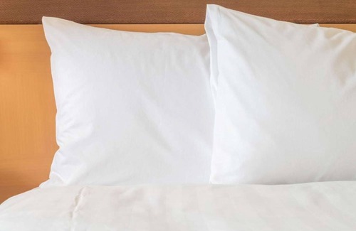 Financial District Hotel | Steps from Wall Street | Free Breakfast. Gym