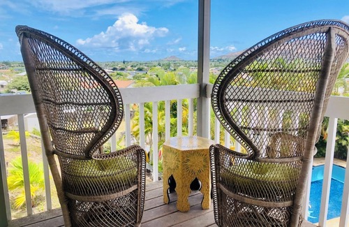 Enchanted Lake House | Steps to 2B/2B, full Kitchen, A/C, fixed rate 30-day lease, short term available