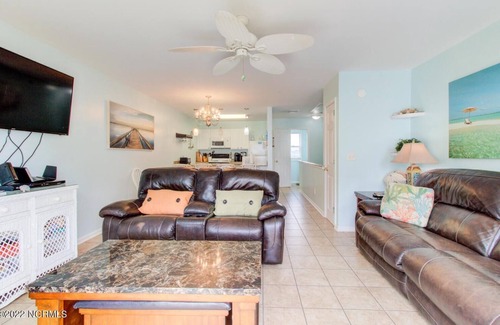 Surf City House | Steps to Beach - Dog Friendly - 2 Bedroom 1.5 Bathroom Townhome