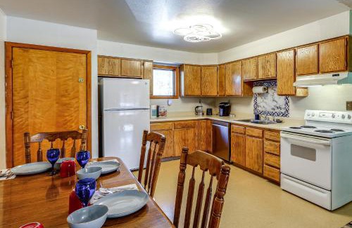 College Apartment | Steps to Chena River - Condo Near Hiking and Tours!