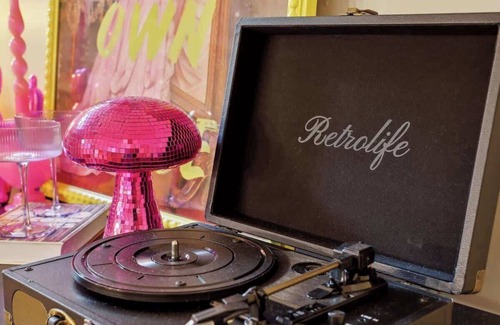 St. Anthony West House | Steps to downtown/close to the River/comfy beds