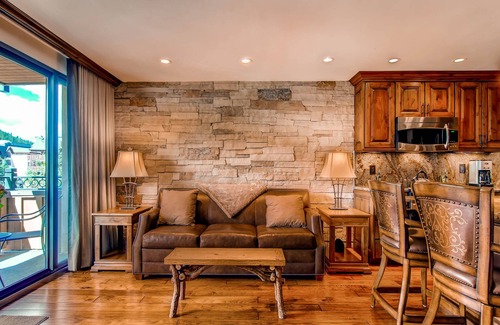 Vail Condo | Steps to gondola! Diamond rated! Lionshead Village! Pool & Hot Tub! Landmark 116