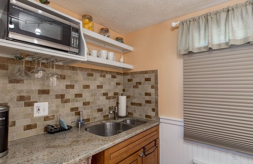Ogunquit Apartment | Steps to Perkins Cove, Ogunquit, ME