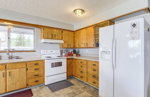 Pine Hollow House | Steps to Pine Hollow Reservoir: Home w/Fire Pit!