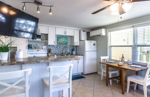St. Pete Beach House | Steps to the Bay and Famous PAG Beach FL. Nightly stays allowed, Pet friendly
