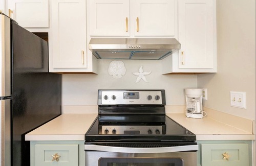 Myrtle Beach Cottage | Steps to the beach- 2Bd 2Bth Cottage- Pool -Off of Shore Drive