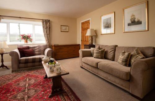 Eyemouth House | Stewards Cottage, Press Mains Farm Cottages