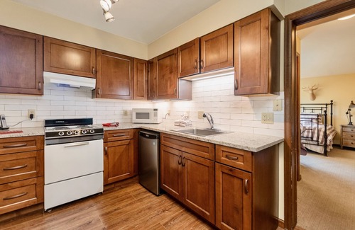 Windcliff Estates House | Stewart Highlands Luxury Vacation At Windcliff 6 Bedroom Home by RedAwning