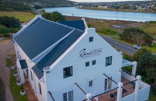 Still Bay Cabin | Stilbaai River Lodge