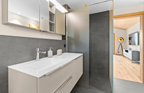 Vella Apartment | Stilvolle 4.5 Zimmer Wohnung nahe der Talstation