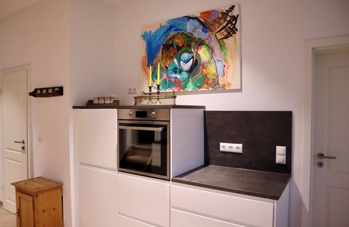 Breetz Apartment | Stilvolle 5 Ferienwohnung in Historischem Gutshaus am Fluss mit Panoramablick