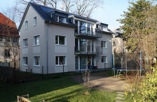 Blasewitz Apartment | Stilvolle Wohnung in Elbnähe mit Balkon, Parkplatz