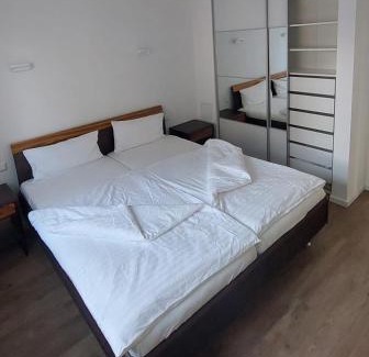 Blasewitz Apartment | Stilvolle Wohnung in Elbnähe mit Balkon, Parkplatz