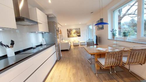 Blasewitz Apartment | Stilvolle Wohnung in Elbnähe mit Balkon, Parkplatz