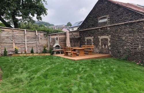 Boos House | Stilvolles Eifelhaus am Nürburgring mit eigenem Garten