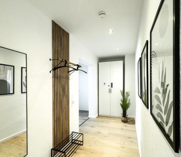 Mitte Apartment | Stobbe Stays I Zentral I Parkplatz I Kingsize I 116qm