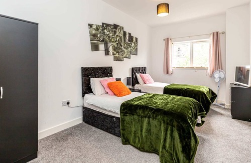 Warrington Apartment | Stockton Heights - 2 Bedroom, Top Floor Apartment. Centrally located in Warringt