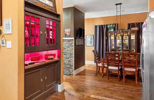 Fort Worth House | Stockyards-3/4 mile away!-Sleeps 8-Americana House, TCU close by