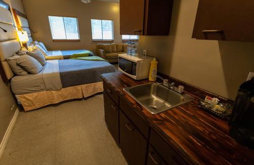 Tweed Hotel | Stoco Lake Lodge