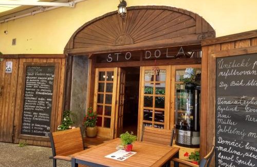 Karlstejn Apartment | Stodola-soukromý apartmán pro dva s venkovní vířivkou
