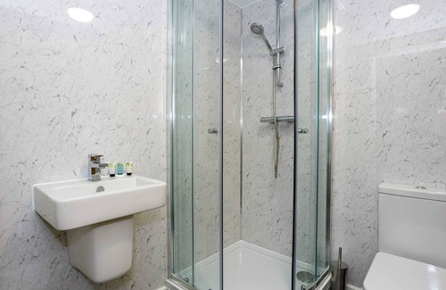 Stoke-on-Trent Apartment | Stoke-on-Trent Studio - Central Location