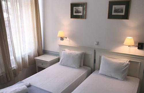 Petra House | Stone built house, fully renovated, high ceilings, big windows