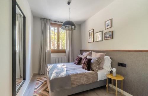 Benasque Apartment | Stone Chalet near Benasque and Scenic Lake
