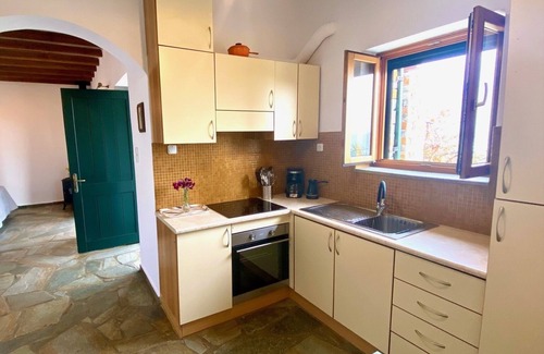 Karystos Cottage | Stone cottage, 2 km from Karystos, 5 min walk from beach